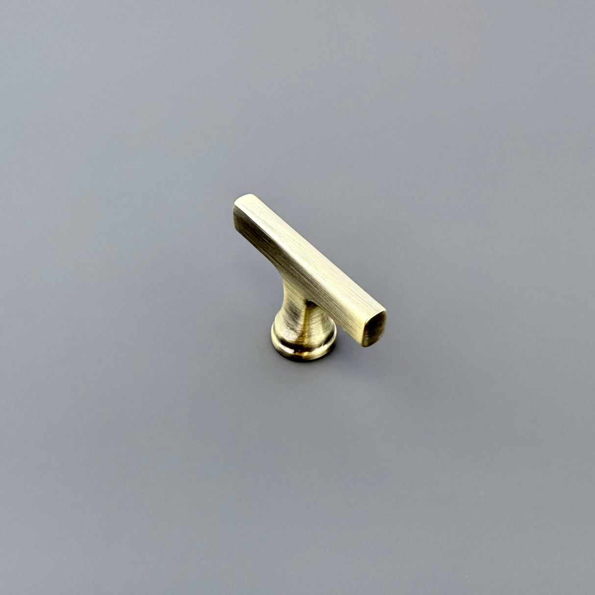 HARLEY & WAGER, Aintree Smooth Bar Handle, Knob Handle