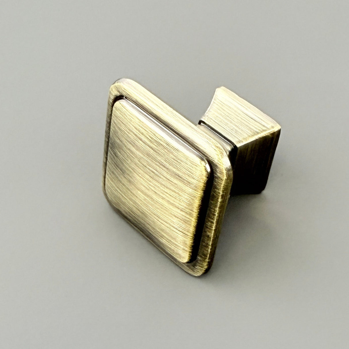 Harley & Wager, Haydock, Square Knob Handle, Centre Fixing