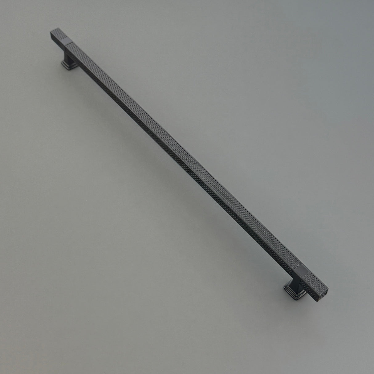 HARLEY & WAGER, Ludlow Patterned Bar Handle, 320mm Centres