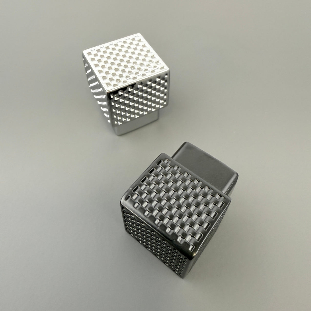 HARLEY & WAGER, Ludlow Patterned Knob Handle, Centre Fixing