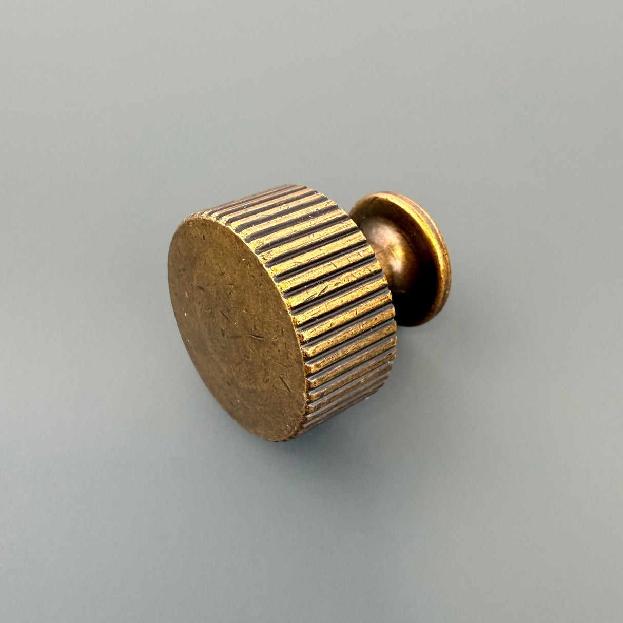 HARLEY & WAGER, Stratford Linear Knob Handle, Centre Fixing