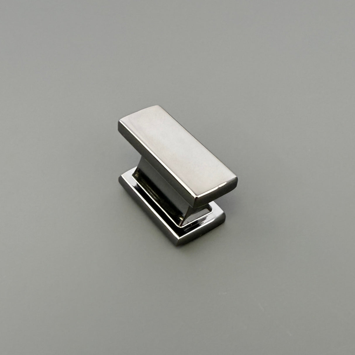 HARLEY & WAGER, Windsor Knob Handle, Centre Fixing