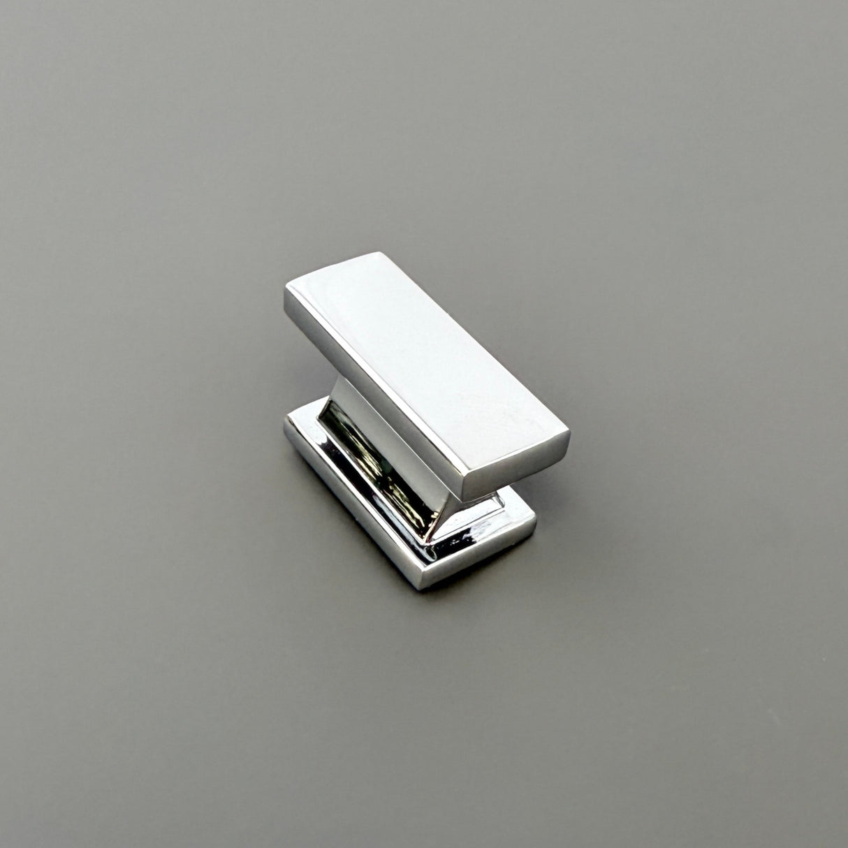 HARLEY & WAGER, Windsor Knob Handle, Centre Fixing