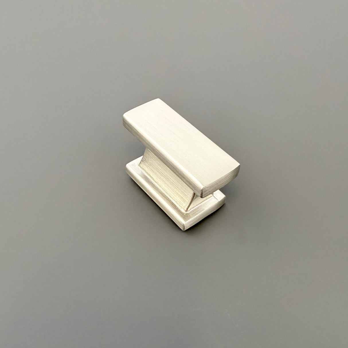 HARLEY & WAGER, Windsor Knob Handle, Centre Fixing