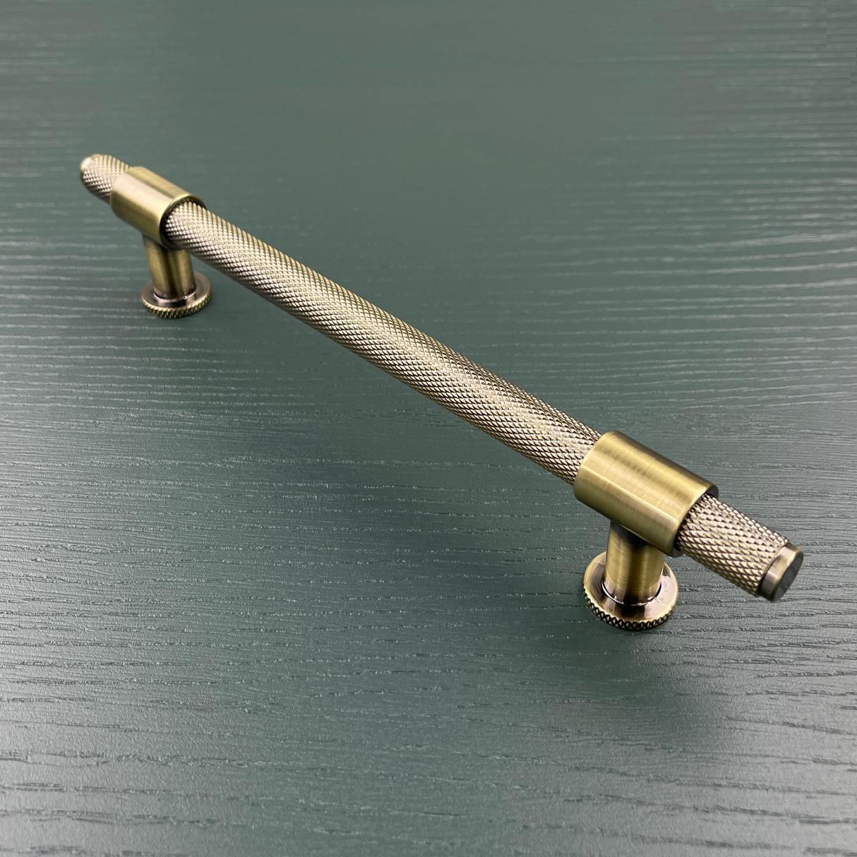 HARLEY & WAGER, Chelmsford Knurled Bar Handle, 160mm Centres