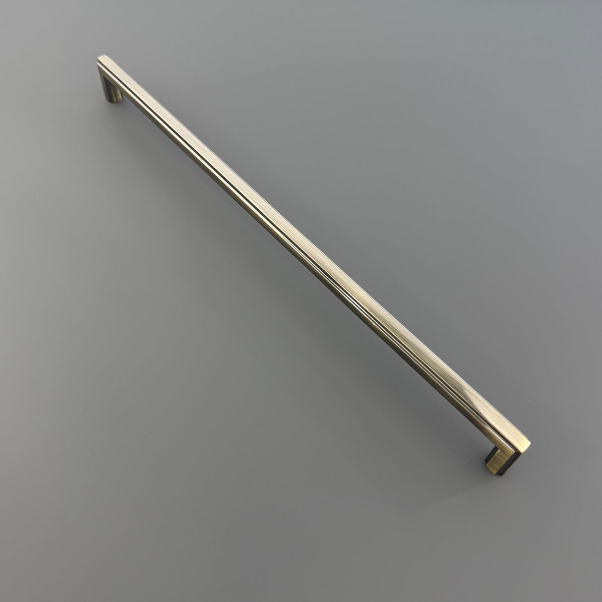 Harley & Wager, Haydock, Square Pull Handle, 320mm Centres